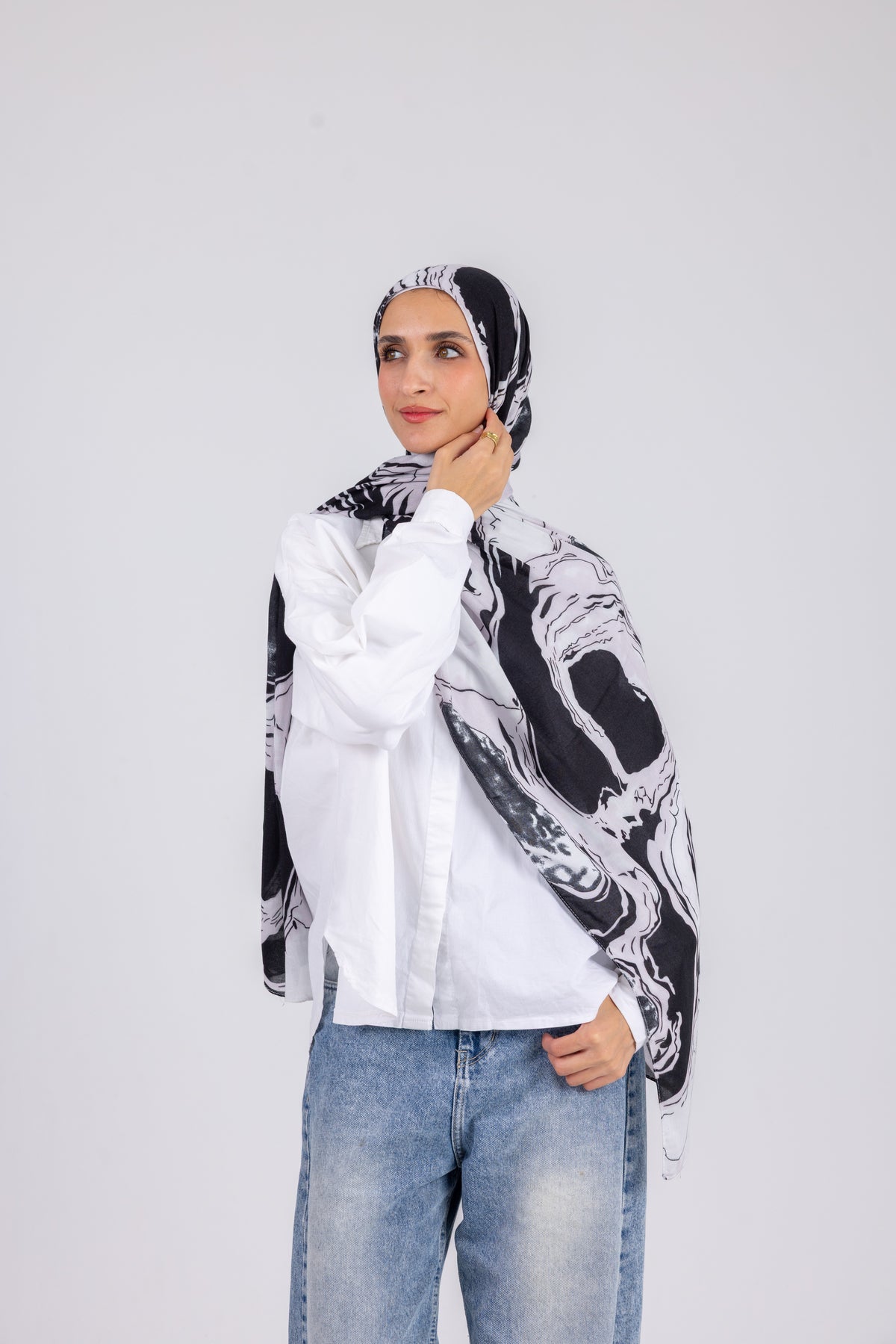 Black & White - Modal Printed