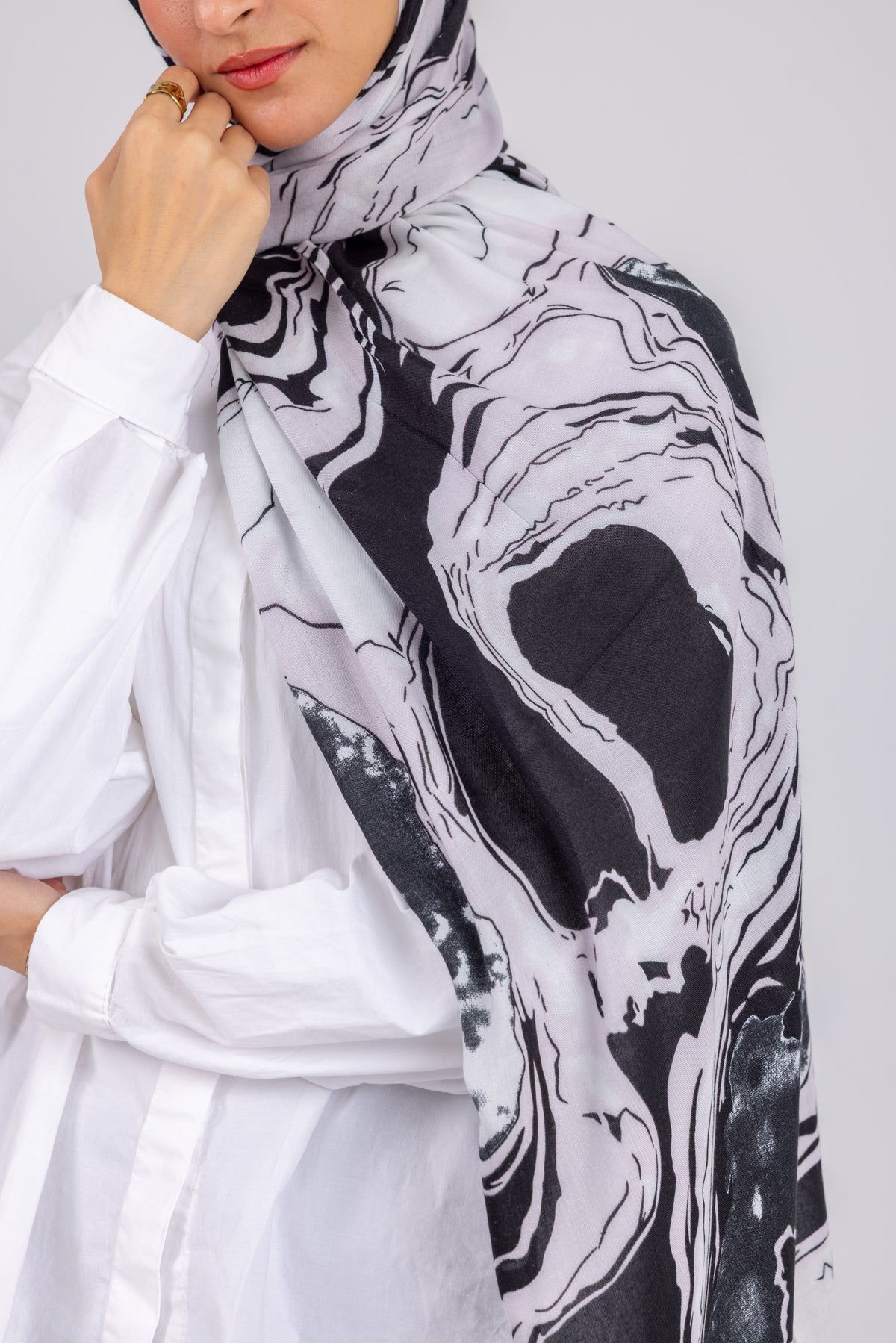 Black & White - Modal Printed
