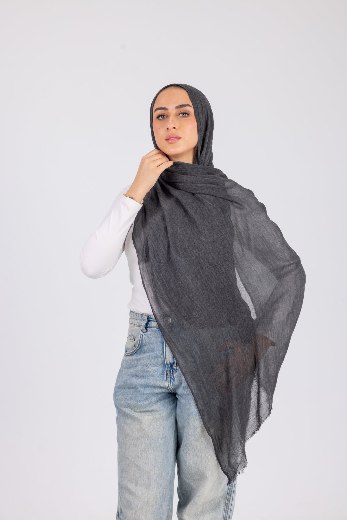 Charcoal Gray – Ruffield