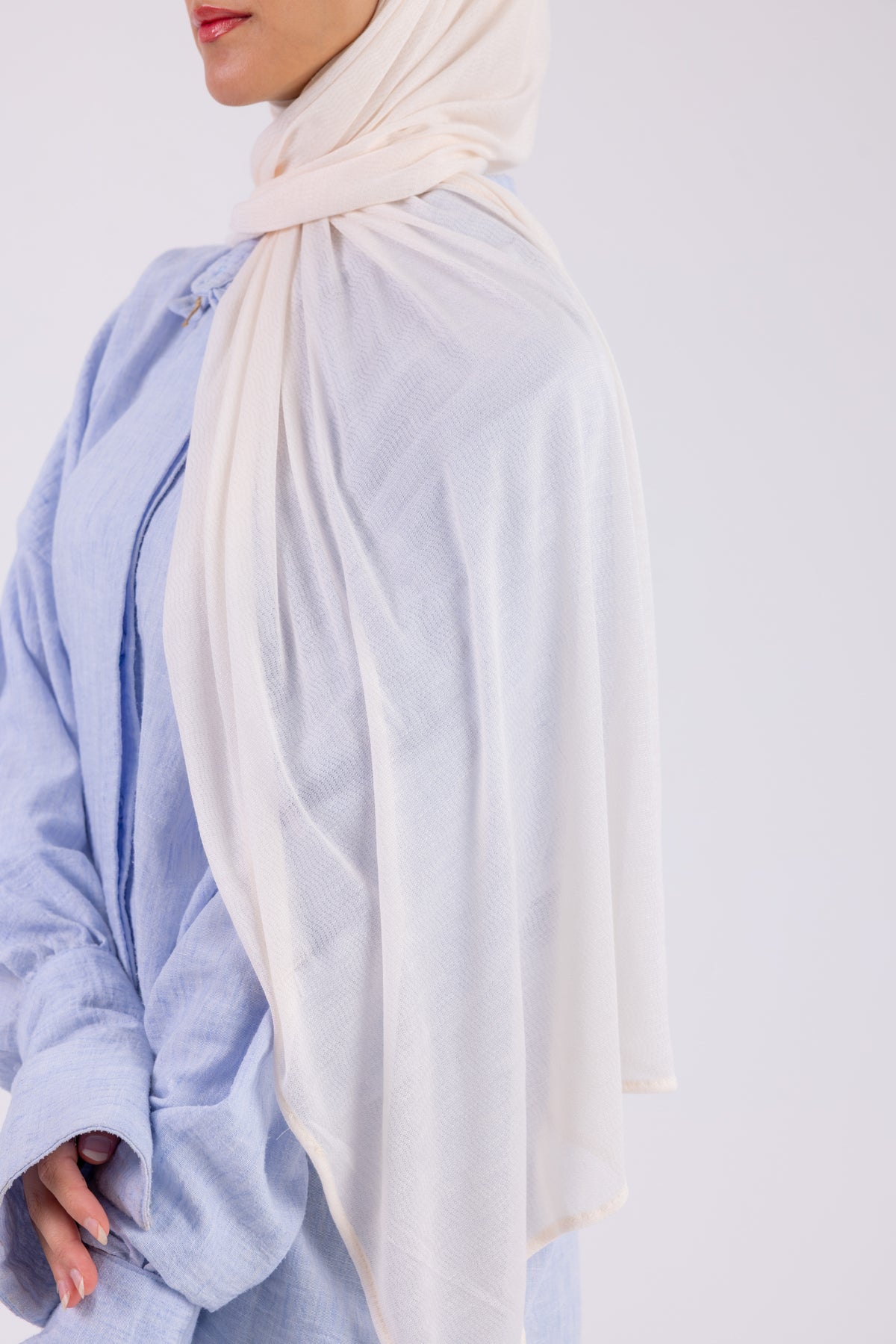 Vanilla Cream – Kuwaiti with bandana